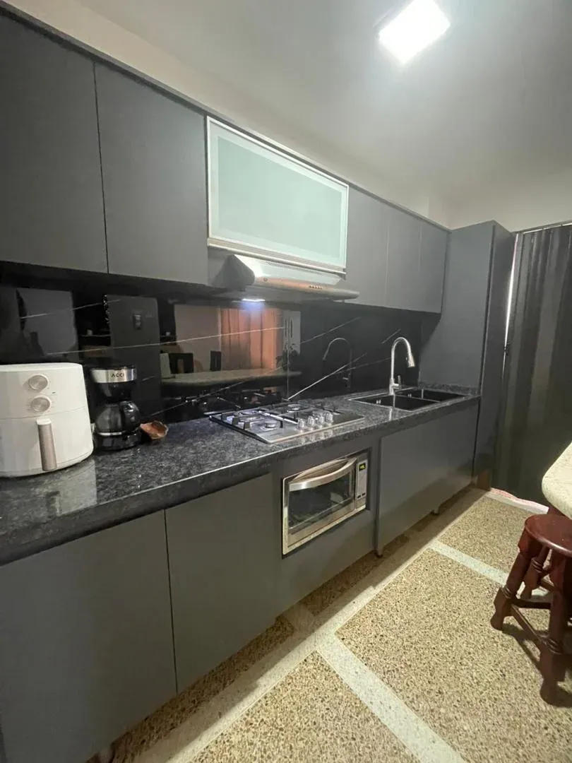 Vende Amplio Apartamento en Residencias Araguaney - 8