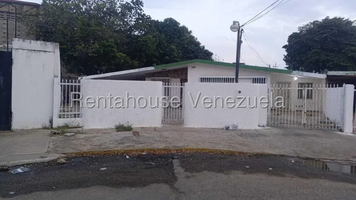  Casa en venta en La Coromoto  26-17475