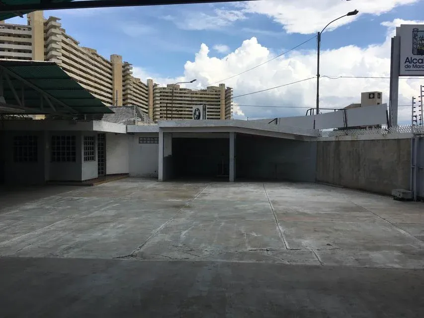 Galpon Avenida El Milagro con Dr Portillo EN VENTA  # 22-15866 - 3
