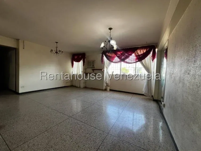 BR    apartamento EN VENTA en Avenida Goajira  #27-2670 - 2
