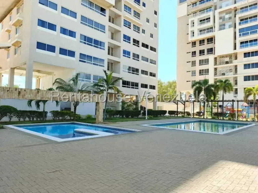 BR    Apartamento EN VENTA en Avenida El Milagro 27-1005