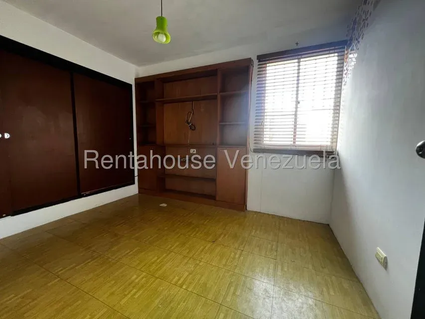 BR   Apartamento  en venta en av goajira  27-2806 - 2