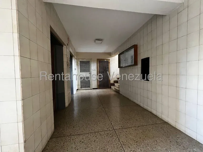 BR   Apartamento  en venta en av goajira  27-2806 - 9