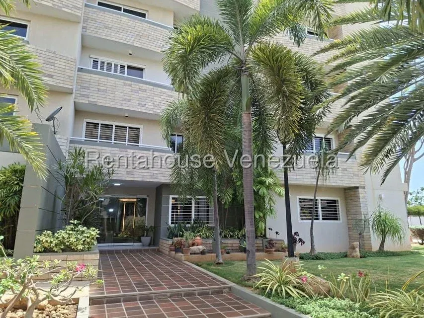 BR    #27-503 apartamento en venta en Avenida Milagro Norte  