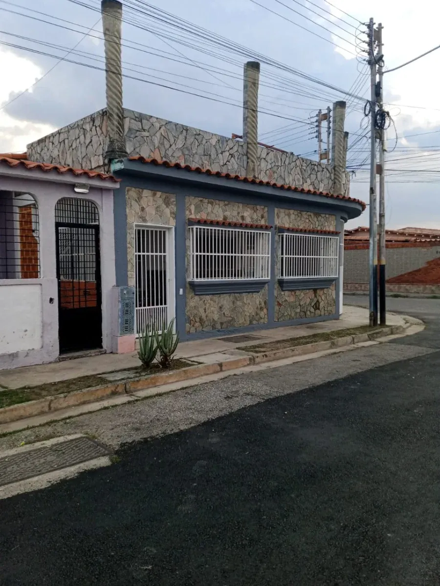 Se Vende Casa con Finacimiento en cuidad alianza Guacara 