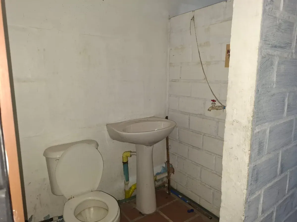Se Vende Local Comercial en flor amarillo - 3