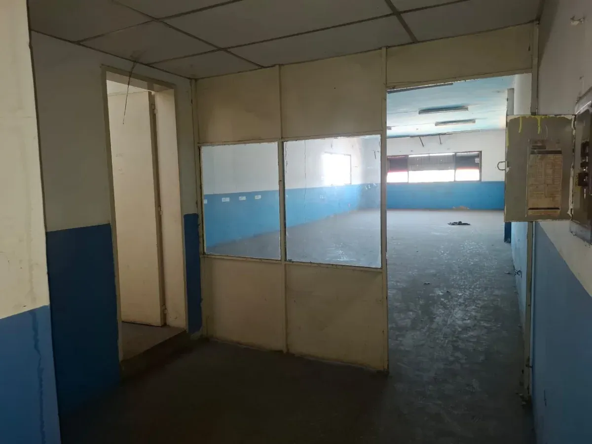 Se Vende Local Comercial en flor amarillo - 8