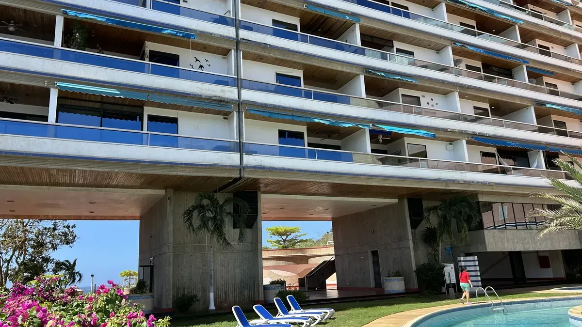 Apartamento En Venta En Obras Gris Para Remodelar - 4