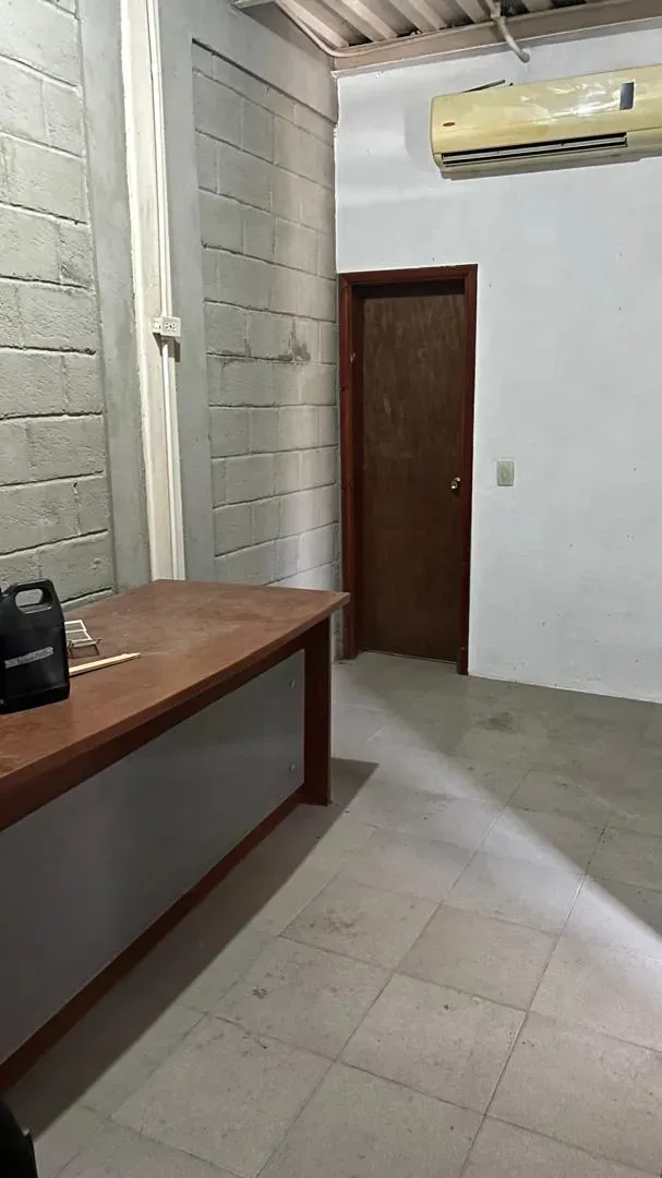 Galpón Con Excelente Ubicación - 9