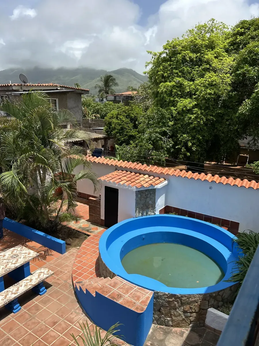 Encantadora Posada Con Ambiente Familiar En Venta - 2