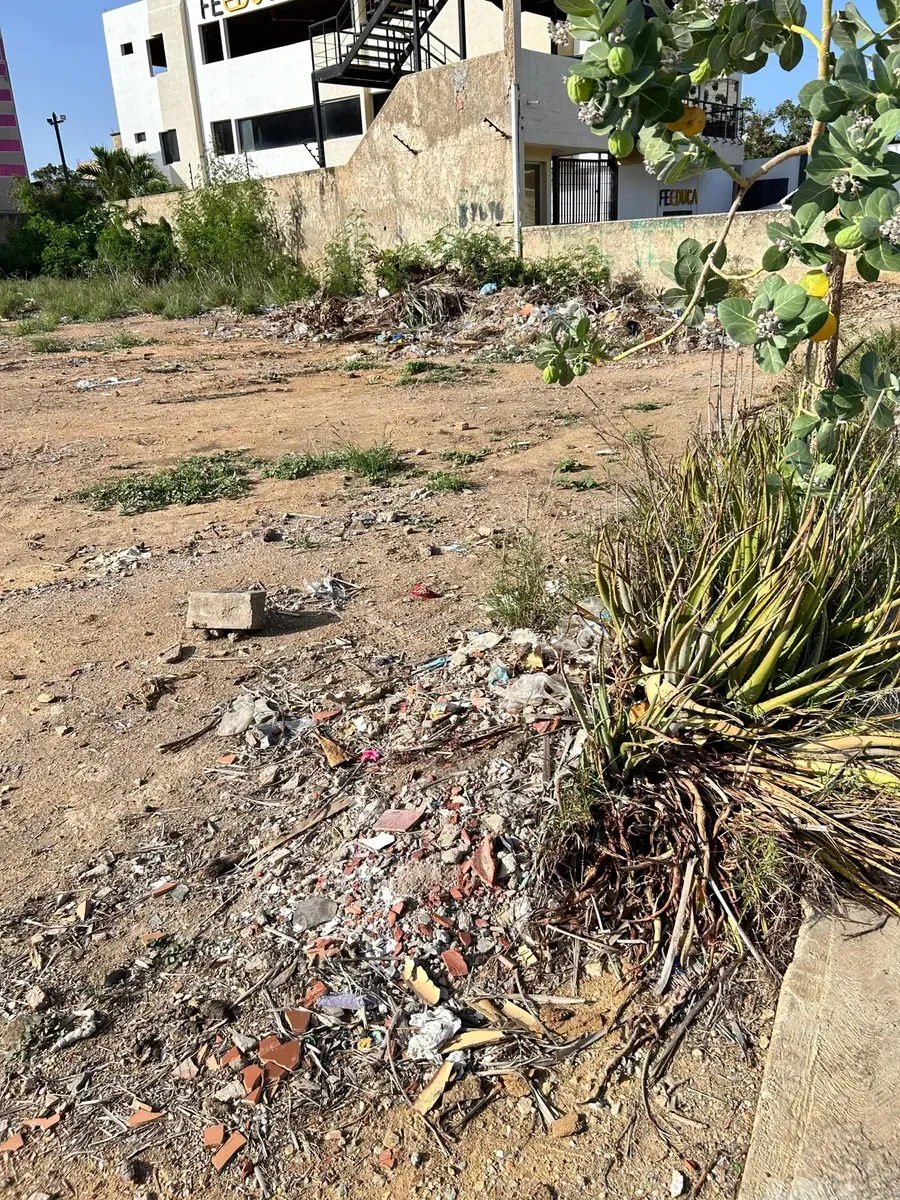 Terreno Con Excelente Ubicación,paralelo A La Av Bolívar - 6