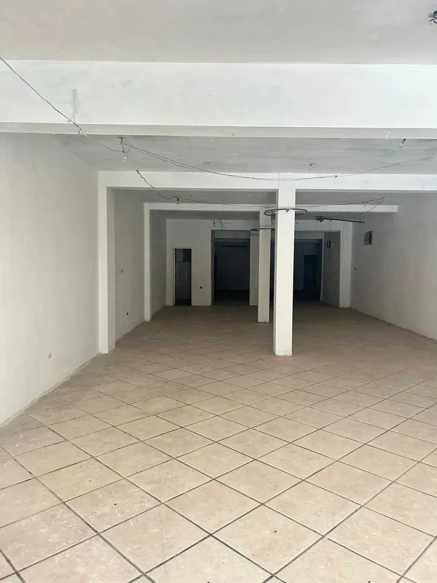 Alquiler Integral De Edificio Comercial ,con Locales Y Depósitos - 3