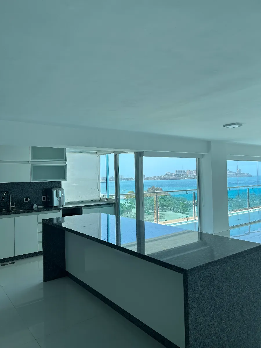 Único y espectacular apartamento a orilla del mar. - 9