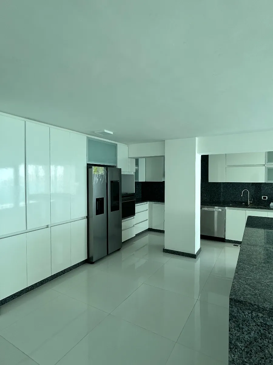 Único y espectacular apartamento a orilla del mar. - 10