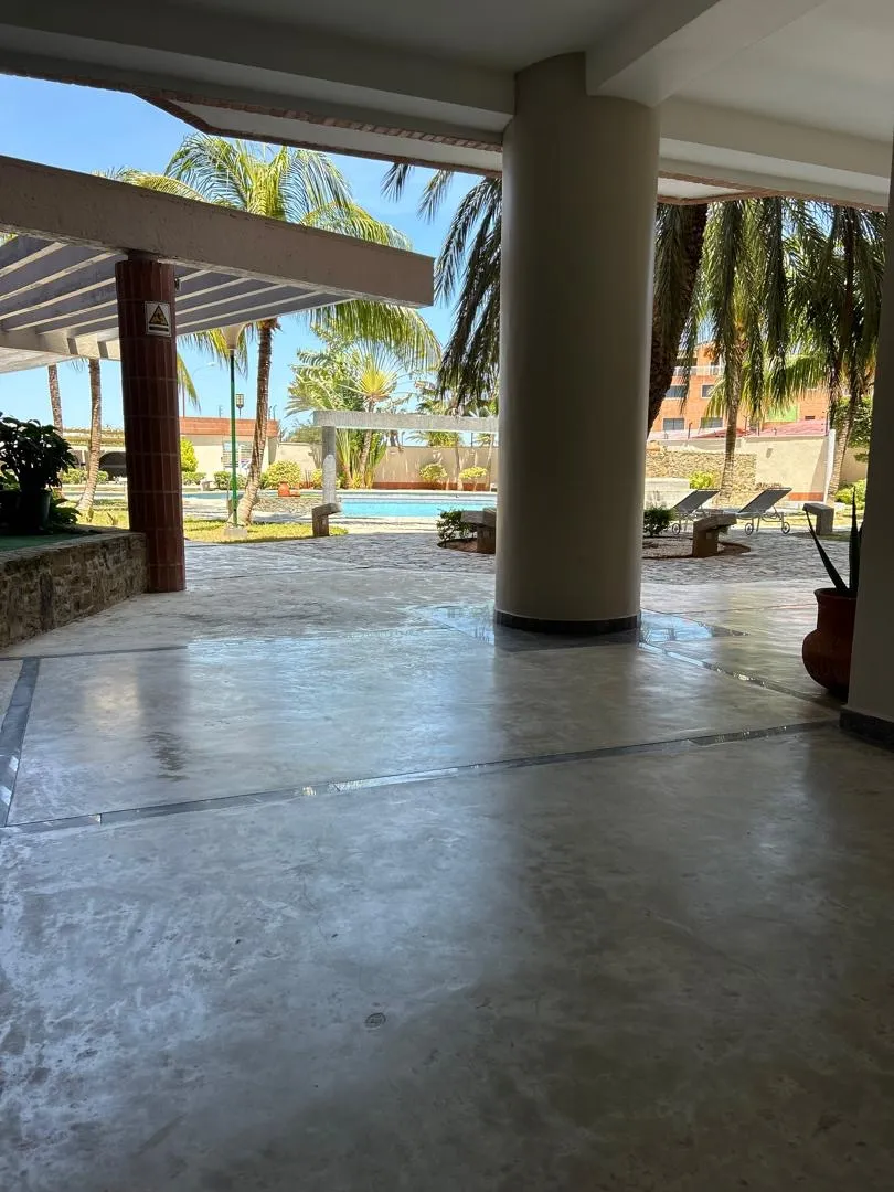 Práctico y cómodo apartamento con piscina y excelente ubicación , Porlamar ,Nueva Esparta -Venezuela - 3