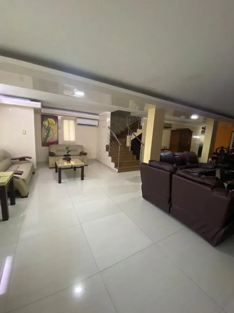 Dos propiedades integradas en una, conjunto residencial privado con piscina y planta eléctrica. - 3