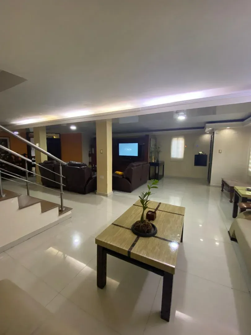 Dos propiedades integradas en una, conjunto residencial privado con piscina y planta eléctrica. - 11