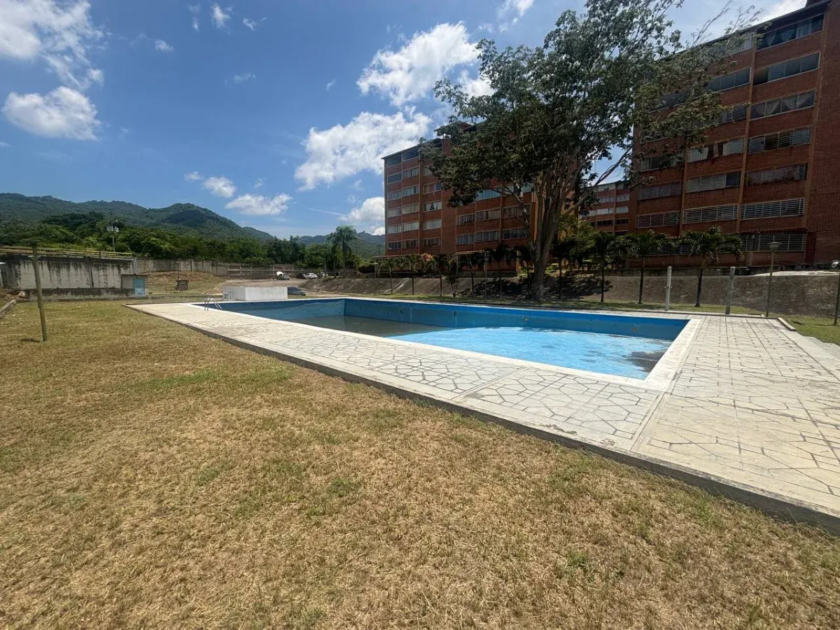 JI 27-1888. EN VENTA APARTAMENTO DE 76m2  EN OBRA LIMPIA UBICADO  EN GUATIRE - 17
