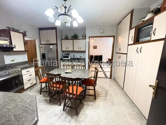 JI 27-4682. EN VENTA CASA DE 396m2  UBICADA EN LA ZONA DE MACARACUAY - 16