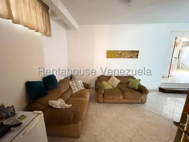 JI 27-4682. EN VENTA CASA DE 396m2  UBICADA EN LA ZONA DE MACARACUAY - 17