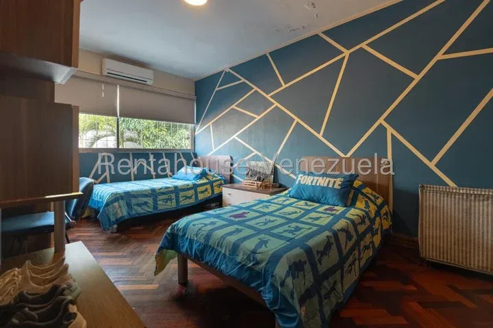JI 27-4468. EN VENTA CASA DE 407 M2 UBICADA EN PRADOS DEL ESTE - 7