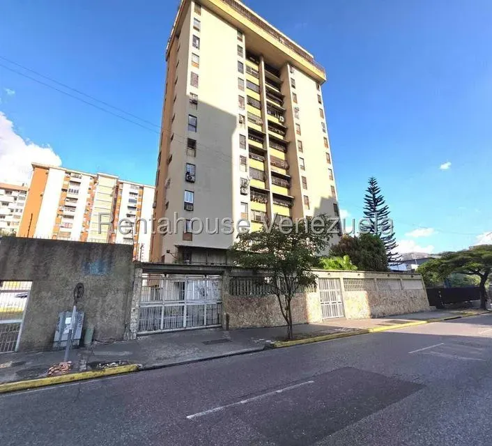 JI 27-5384. EN VENTA APARTAMENTO DE 130M2 UBICADO EN LA URBINA.