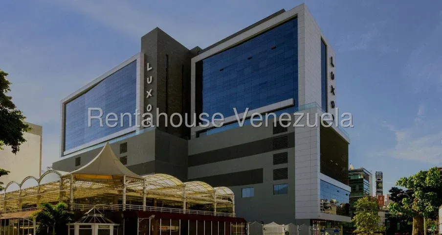 JI 27-4228. ALQUILER DE OFICINA COMERCIAL DE 199m2 UBICADO EN LAS MARCEDES.