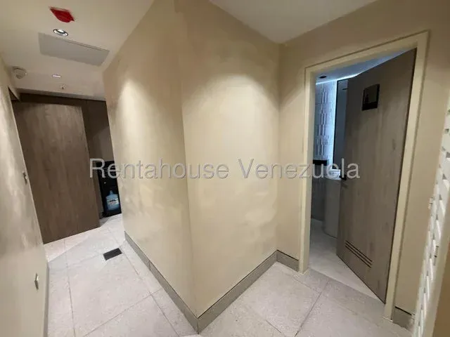 JI 27-4228. ALQUILER DE OFICINA COMERCIAL DE 199m2 UBICADO EN LAS MARCEDES. - 8