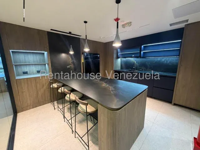 JI 27-4228. ALQUILER DE OFICINA COMERCIAL DE 199m2 UBICADO EN LAS MARCEDES. - 16