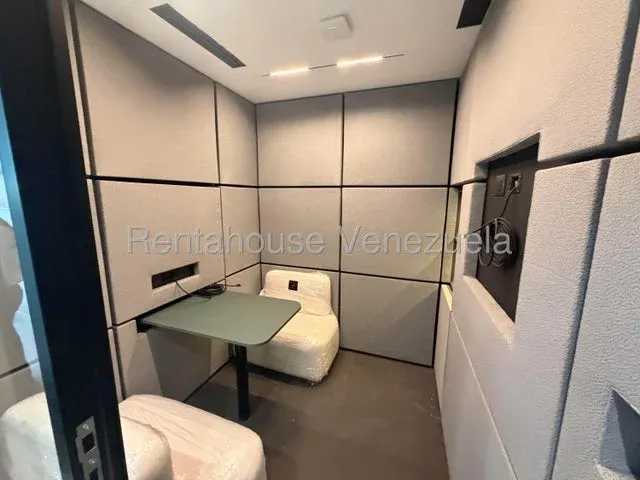 JI 27-4228. ALQUILER DE OFICINA COMERCIAL DE 199m2 UBICADO EN LAS MARCEDES. - 20