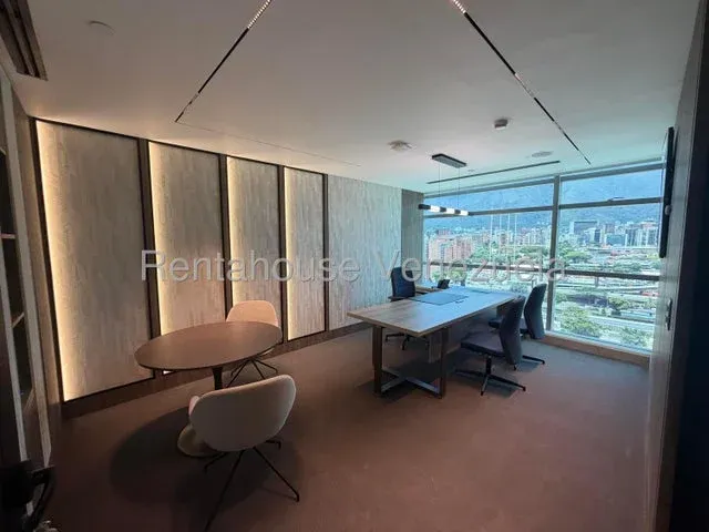 JI 27-4228. ALQUILER DE OFICINA COMERCIAL DE 199m2 UBICADO EN LAS MARCEDES. - 28