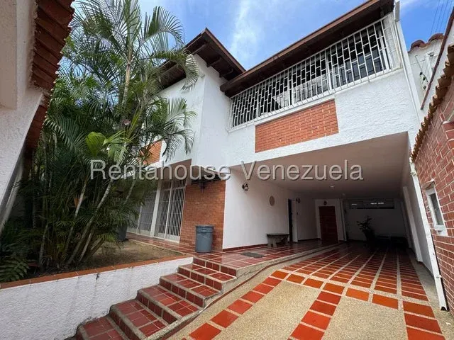 JI 27-6048. EN VENTA CASA DE 420M2 (2 NIVELES) UBICADA EN ALTO PRADO - 3