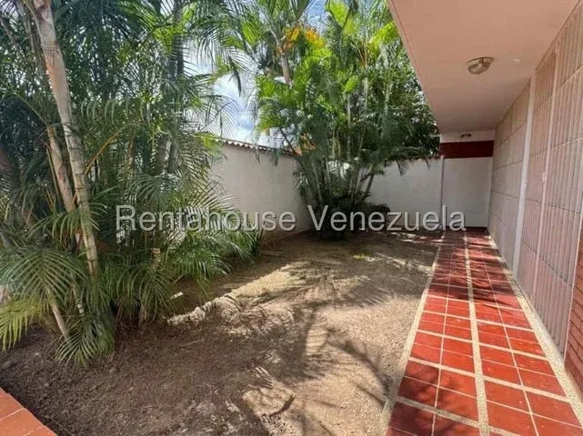 JI 27-6048. EN VENTA CASA DE 420M2 (2 NIVELES) UBICADA EN ALTO PRADO - 4