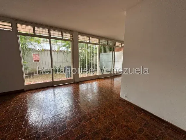 JI 27-6048. EN VENTA CASA DE 420M2 (2 NIVELES) UBICADA EN ALTO PRADO - 7