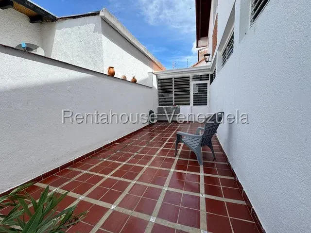 JI 27-6048. EN VENTA CASA DE 420M2 (2 NIVELES) UBICADA EN ALTO PRADO - 13