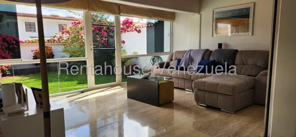 JI 27-5048. EN VENTA CASA DE 323 M2 UBICADA EN PRADOS DEL ESTE. - 8