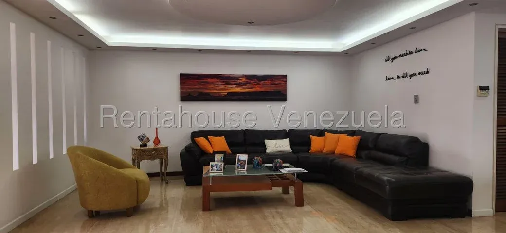 JI 27-5048. EN VENTA CASA DE 323 M2 UBICADA EN PRADOS DEL ESTE. - 10