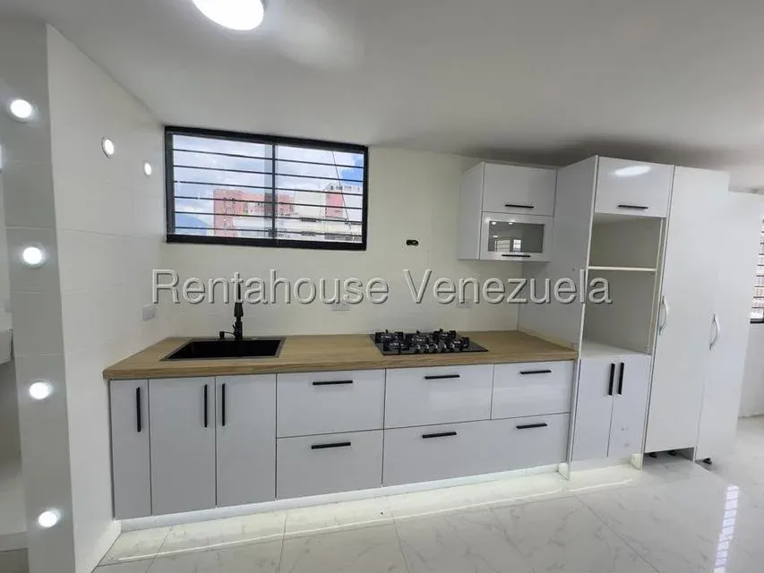 JI 27-6229. EN VENTA APARTAMENTO DE 100M2 REMODELADO, UBICADO EN LA ZONA DE CHACAO. - 7
