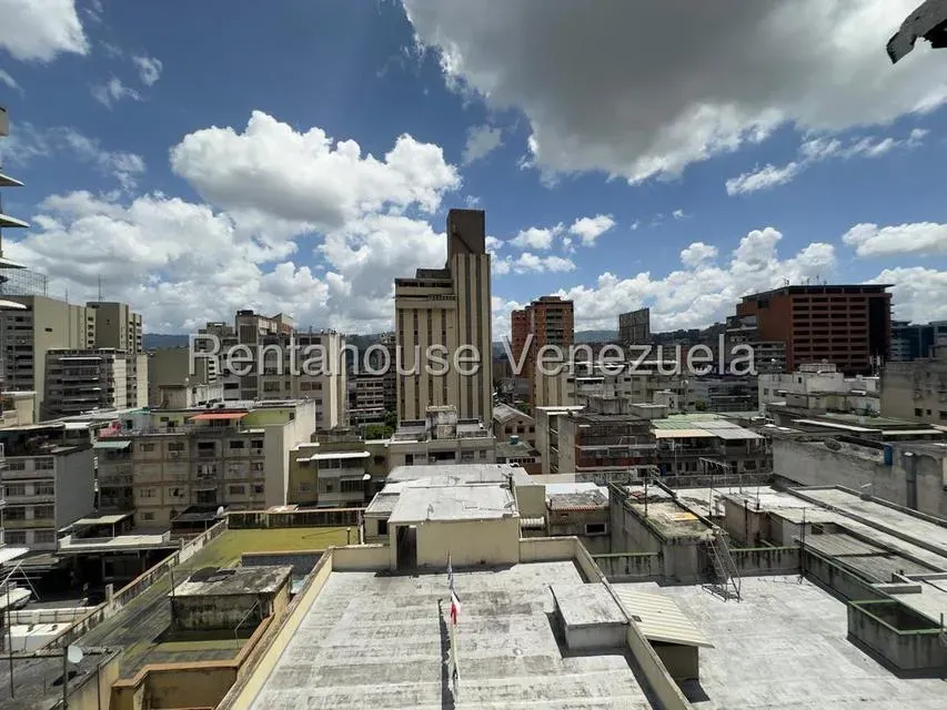 JI 27-6229. EN VENTA APARTAMENTO DE 100M2 REMODELADO, UBICADO EN LA ZONA DE CHACAO. - 12
