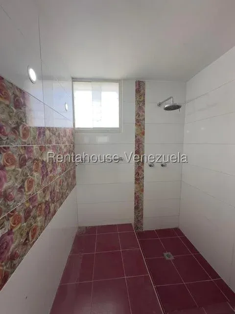 JI 27-6229. EN VENTA APARTAMENTO DE 100M2 REMODELADO, UBICADO EN LA ZONA DE CHACAO. - 17