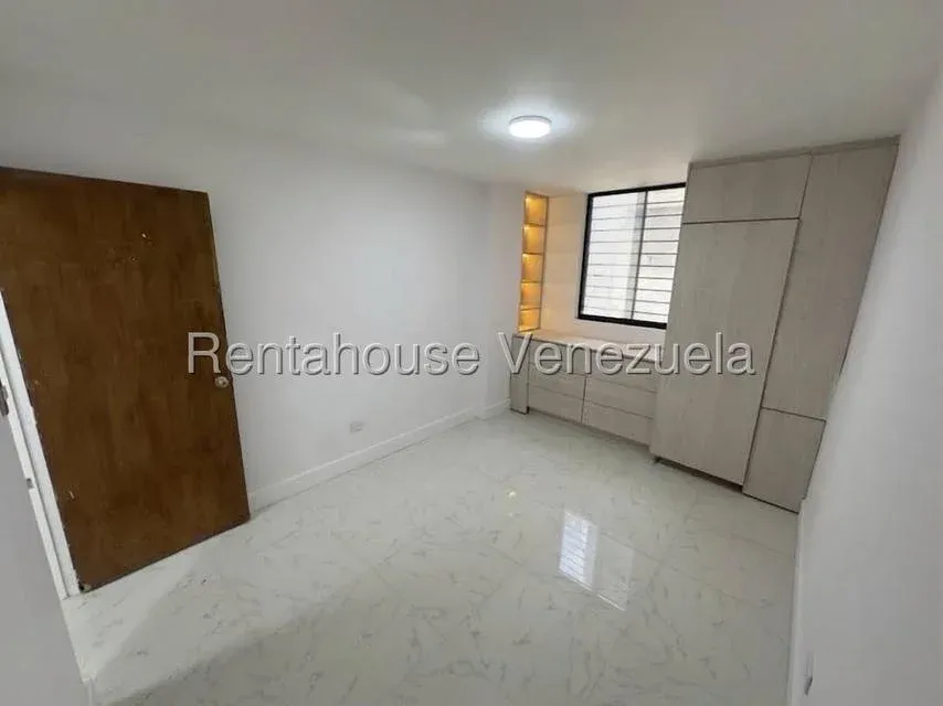 JI 27-6229. EN VENTA APARTAMENTO DE 100M2 REMODELADO, UBICADO EN LA ZONA DE CHACAO. - 18