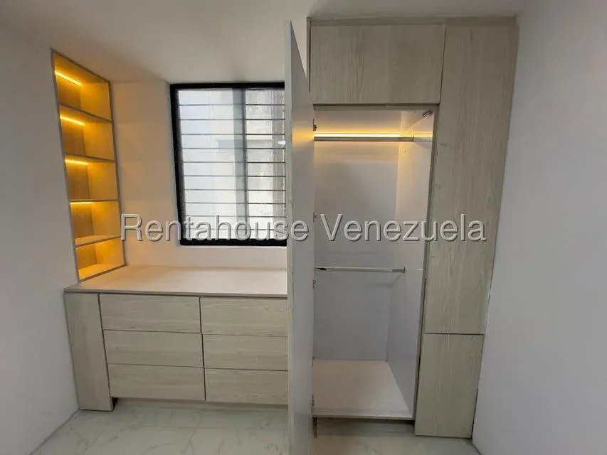 JI 27-6229. EN VENTA APARTAMENTO DE 100M2 REMODELADO, UBICADO EN LA ZONA DE CHACAO. - 20