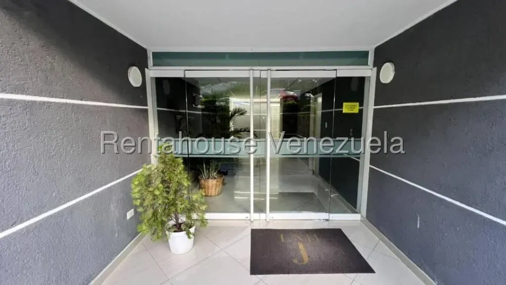 JI 27-6124. EN VENTA APARTAMENTO DE 59M2 UBICADO EN LOS NARANJOS HUMBOLDT - 2