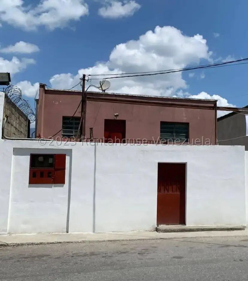 Casa  En Venta  -  MLS #26-12444  - El Marques   -   Guatire