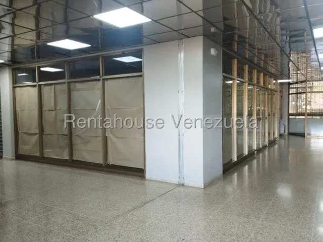 Alquiler de local comercial en CC. La tahona - 2