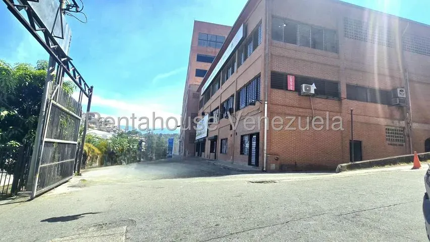 venta de local comercial en Piedra Azul, Baruta