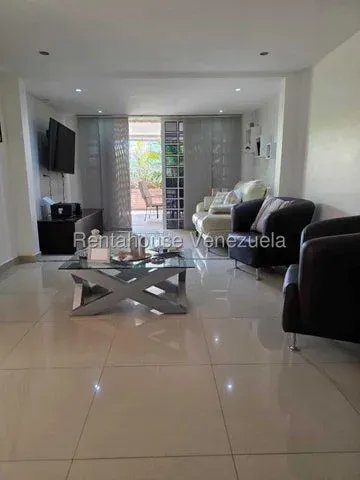 Venta de apartamento en Lomas del Sol - 2