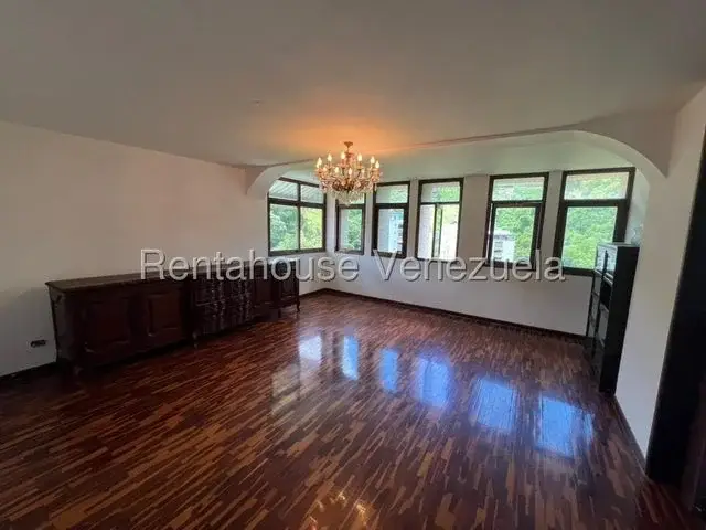Venta de hermoso PH en Santa Rosa de Lima