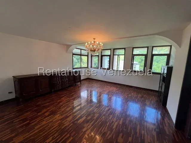 Venta de hermoso PH en Santa Rosa de Lima
