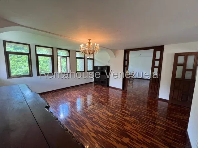 Venta de hermoso PH en Santa Rosa de Lima - 2